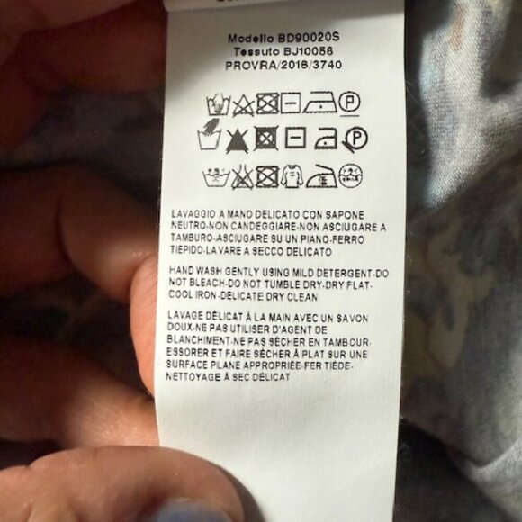 Versus Versace Womens T-Shirt Short Sleeve Baroque Pattern Multicolor Size M EUC - Picture 16 of 16